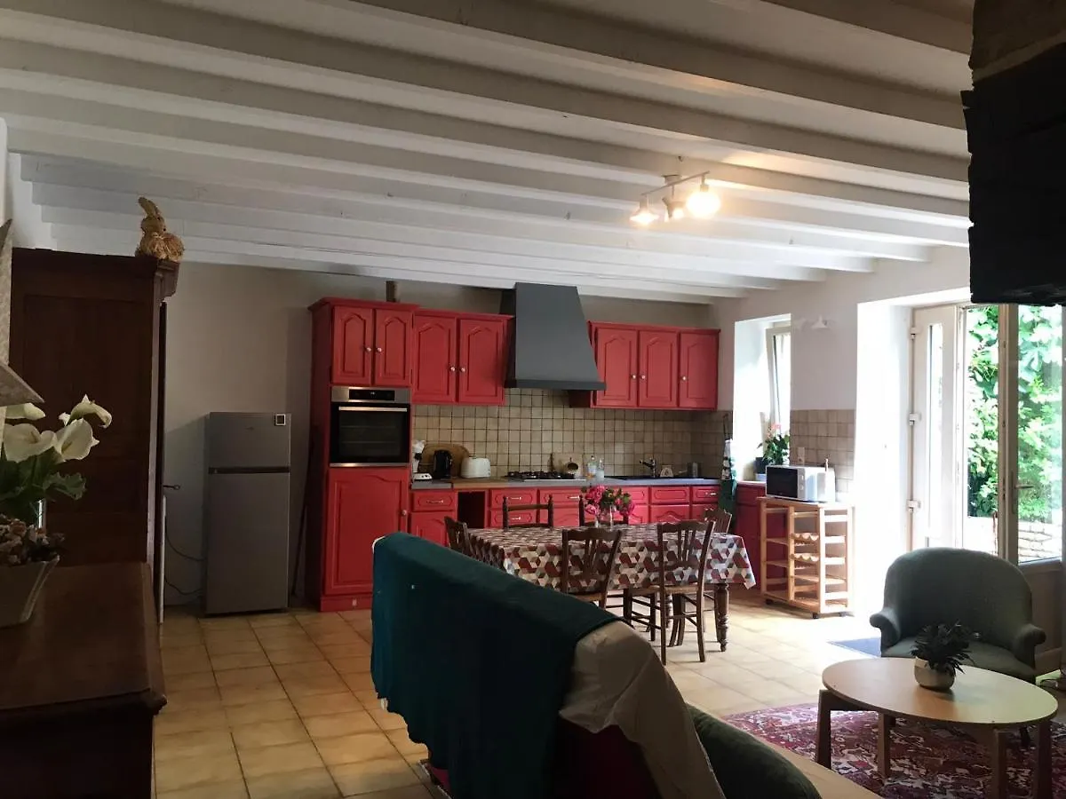 Holiday home Logement De Charme Calme Assure Rieux